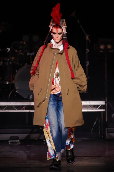 Look 44